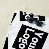 デザインまたはビジネスロゴ |ランダム配置 ビーチタオル (インサイチュ)