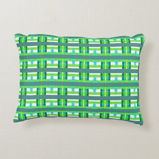 デザインパターン（の模様が）あるインティール（緑がかった色）とグリーン アクセントクッション (裏面)