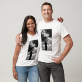 デザイン付きホワイトスレイブTシャツ Tシャツ (ユニセックス)
