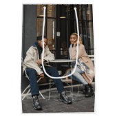 デザイン独自の写独身の真 ミディアムペーパーバッグ (裏面)