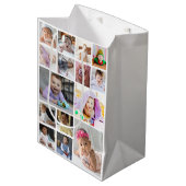 デザイン独自の15フォトコラージュ ミディアムペーパーバッグ (正面アングル)