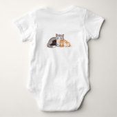デザイン - 子猫の家族の寄り添いポートレート - Tシャツ (裏面)