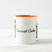 デザートを凍らすニンジン・ケーキの切れのバニーの歯 ツートーンマグカップ (中央)