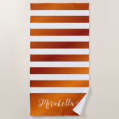 デザートオモノグラムのレンジアンドホワイトストライプ ビーチタオル (正面)