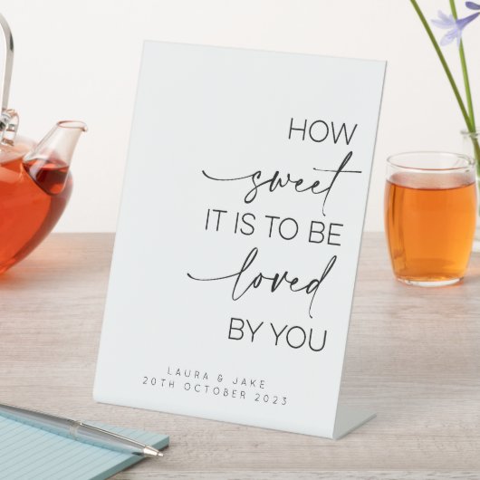 デザートテーブルの看板 – 愛される甘さ 台座サイン (インサイチュ)