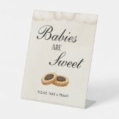 デザートテーブルベビーがベビーシャワースイーツを醸造している 台座サイン (正面)