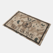 デザートマカビーシールドと槍 – ようこそ ドアマット (アングル)