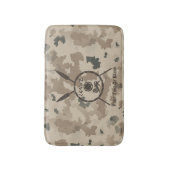 デザートマカビーシールドと槍 バスマット (正面縦)