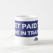 デジタルマーケティング、トラフィックのドライブに支払われる コーヒーマグカップ (中央)