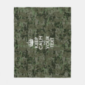 デジタル保迷彩柄Calmとテキスト フリースブランケット (正面)