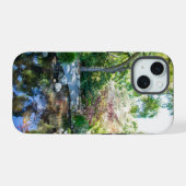 デスカーソ公園の庭のさざなみのような池 iPhone 15ケース (裏面横)