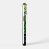 デスカーソ公園の庭のさざなみのような池 iPhone 15ケース (右側面)