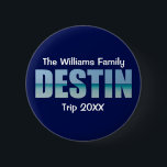 デスティンパーソナライズされたビーチトリップブクールルー 缶バッジ<br><div class="desc">これらのクールカスタムDesstin Floridaボタンは、エメラルドの海岸に行く家族の懇親会または旅行のグループ名を特徴とする。DESTINという言葉の文字は、あなたの休暇のための美しい海写真で満ちている。</div>