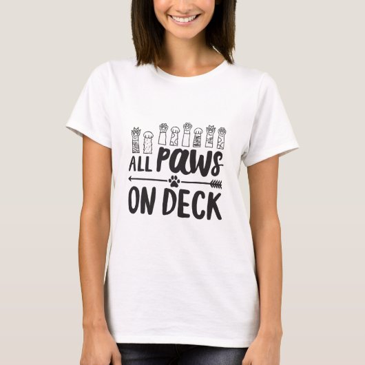 デッキの上の全ての足の名犬引用文里犬 Tシャツ (正面)