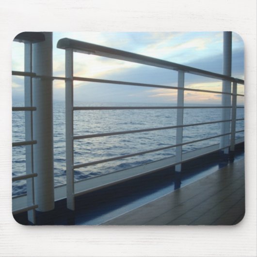 デッキの水平な眺め マウスパッド (正面)
