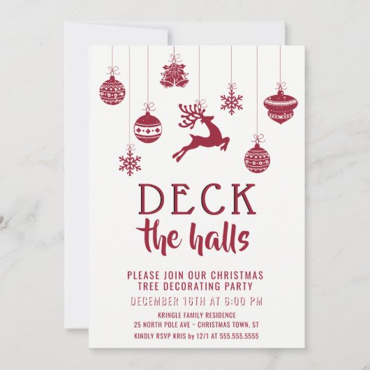 デッキホールクリスマスツリーのトリミングのパーティーの赤 招待状 (正面)