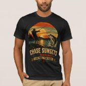 デッドラインではなく夕陽を追い求める釣り Men's Tシャツ (正面)