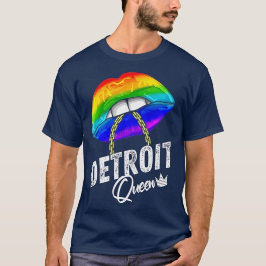 デトロイトクイーンLGBTQゲイプライドレインボーフラッグシティ Tシャツ (正面)