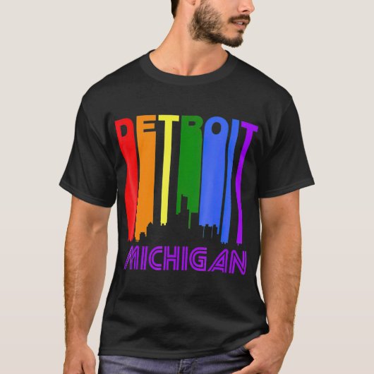 デトロイトミシガンLGBTQゲイプライドレインボースカイラインT Tシャツ (正面)