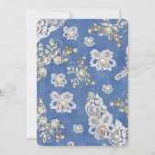 デニムにクリーム色の花のレースとパール 招待状 (裏面)