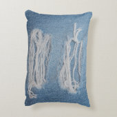 デニムのジーンズの肌の肌の色が青で引き裂かれた部分。スタイリッシュ アクセントクッション (裏面(縦))