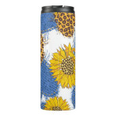 デニムハートは、裂けた縁と裂けた布で作られる タンブラー (裏面)