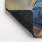 デニムパンツを履いたコルギドッグ マウスパッド (コーナー)