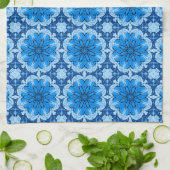 デニムブルーの濃淡の幾何学的な花のパターン キッチンタオル (折り畳み)