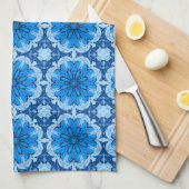 デニムブルーの濃淡の幾何学的な花のパターン キッチンタオル (四つ折り)