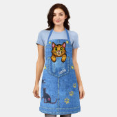 デニムポケフェイクットにオレンジ猫名前をカスタムする エプロン (着用した状態)