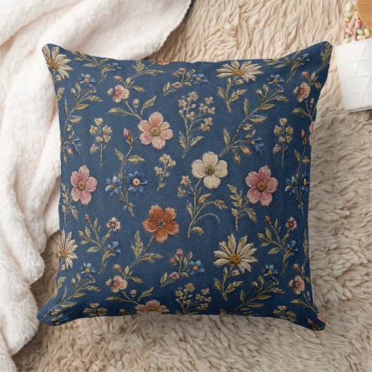 デニム地に刺繍の野の花 クッション (ブランケット)
