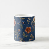 デニム地に刺繍の野の花 コーヒーマグカップ (中央)