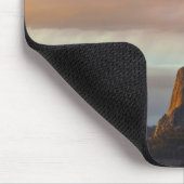 デビルズタワー国定記念碑、夕暮れ時の嵐 マウスパッド (コーナー)
