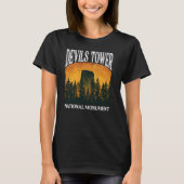 デビルズタワー国立記念碑ワイオミング Tシャツ (正面)