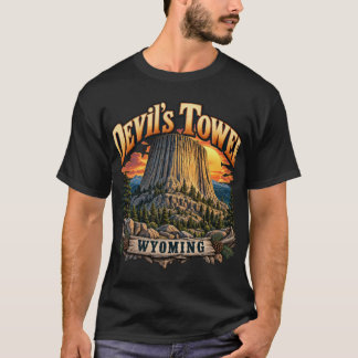 デビルズタワー ワイオミング州 レトロな夕焼け グラフィック Tシャツ