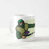 デュアルマーカー付きペイントボールプレーヤーのアクションスポーツ コーヒーマグカップ (正面左)