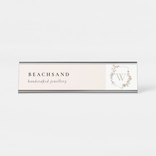 デュスキーピンクワイルドフラワーモノグラムイニシャルクレスト デスクネームプレート (正面)