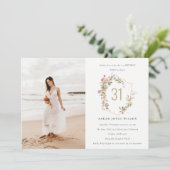 デュスキー赤面ワイルドフラワークレスト写真誕生日 招待状 (スタンド正面)