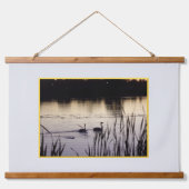 デュスクの森のトランペータースワンがタペストリーをトッピング 吊り下げ型タペストリー (正面)