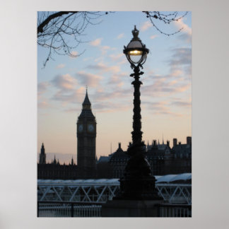 デュスクオンザテムズ ポスター