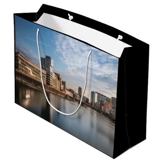 デュッセルドルフドイツ ラージペーパーバッグ (裏面アングル)