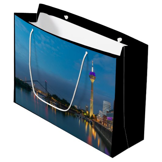 デュッセルドルフドイツ ラージペーパーバッグ (正面アングル)