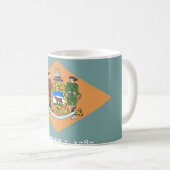 デラウェア州旗を持つマグカップ州 – 米国 コーヒーマグカップ (正面右)
