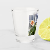 デリケートな可愛い水仙春 ショットグラス (左)