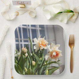 デリケートな可愛い水仙春 ペーパープレート
