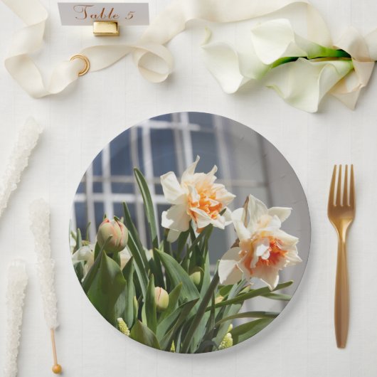 デリケートな可愛い水仙春 ペーパープレート (ウェディング)