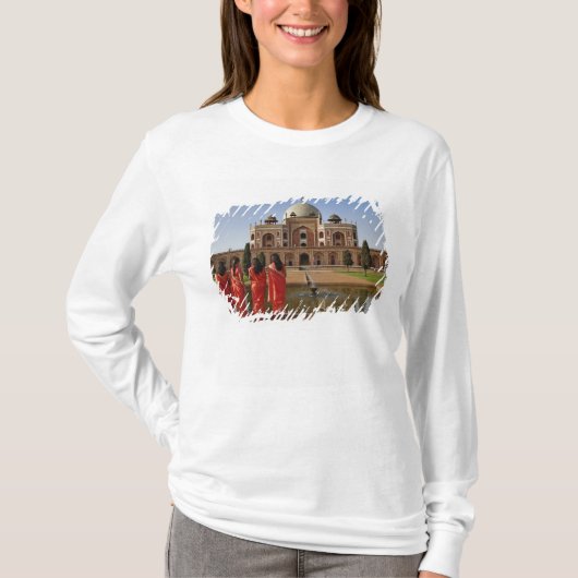 デリーの若いインド人女性とフマユーン廟 Tシャツ (正面)