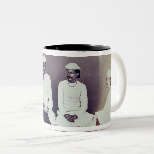 デリー、19世紀(セピア色の写真のヒンズー教のバラモン ツートーンマグカップ (正面右)