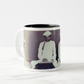 デリー、19世紀(セピア色の写真のヒンズー教のバラモン ツートーンマグカップ (正面左)