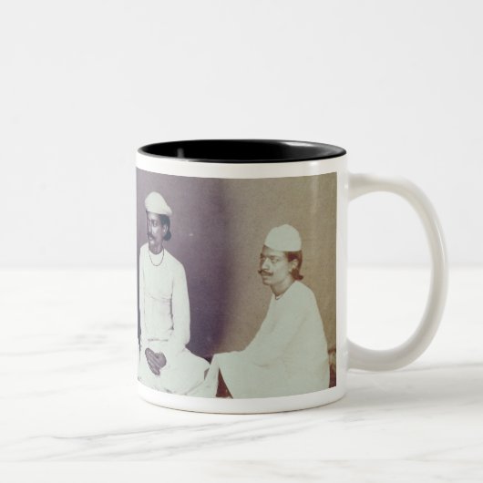 デリー、19世紀(セピア色の写真のヒンズー教のバラモン ツートーンマグカップ (右)